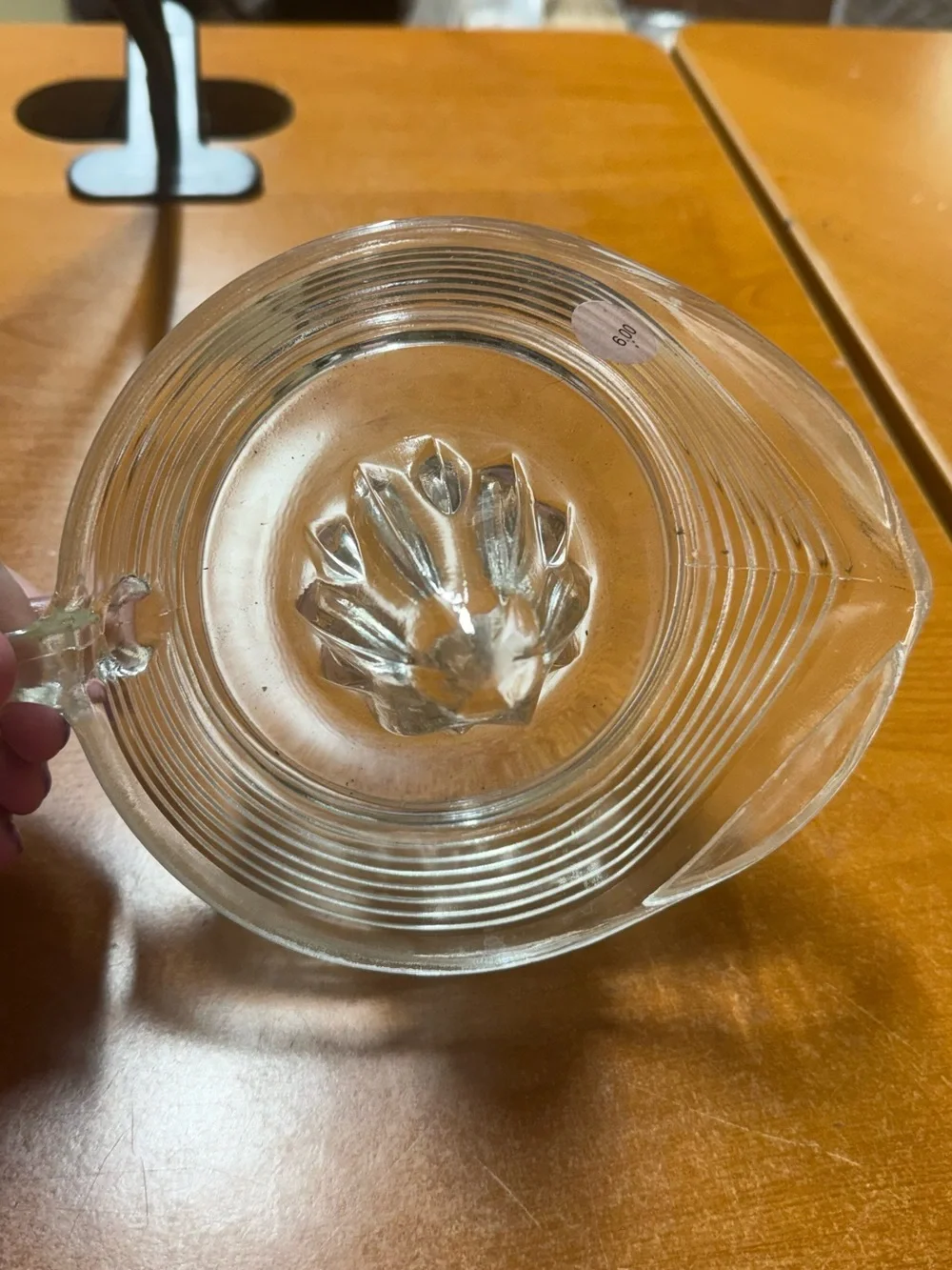 Clear Glass Citrus Juicer with Pour Spout and Handle
